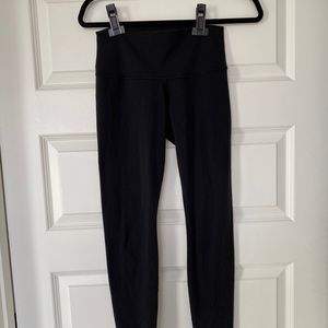 Lululemon black wonder unders size 6